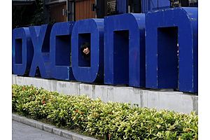 foxconn reports $10 billion investment in wisconsin up to 13,000 jobs foxconn reports $10 billion investment in wisconsin up to 13,000 jobs