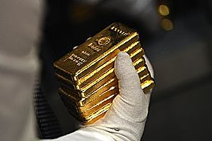 Gold Futures Poised for Back-to-Back Gains, Despite Treasury Yield’s Rise
