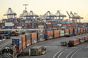 Panic Ordering by Retailers Is Making the Supply Chain Crisis ‘Even Worse’