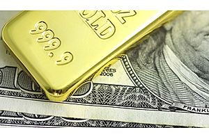 Gold Set for Weekly Gain on Dollar Retreat, Economic Woes